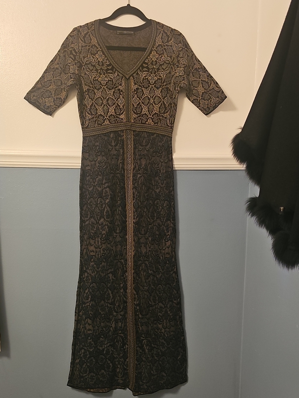 Black and Gold Lace Maxi Dress - Elegant V-Neck